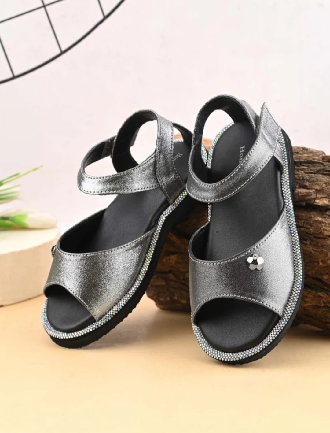Honers slip on flats for girls