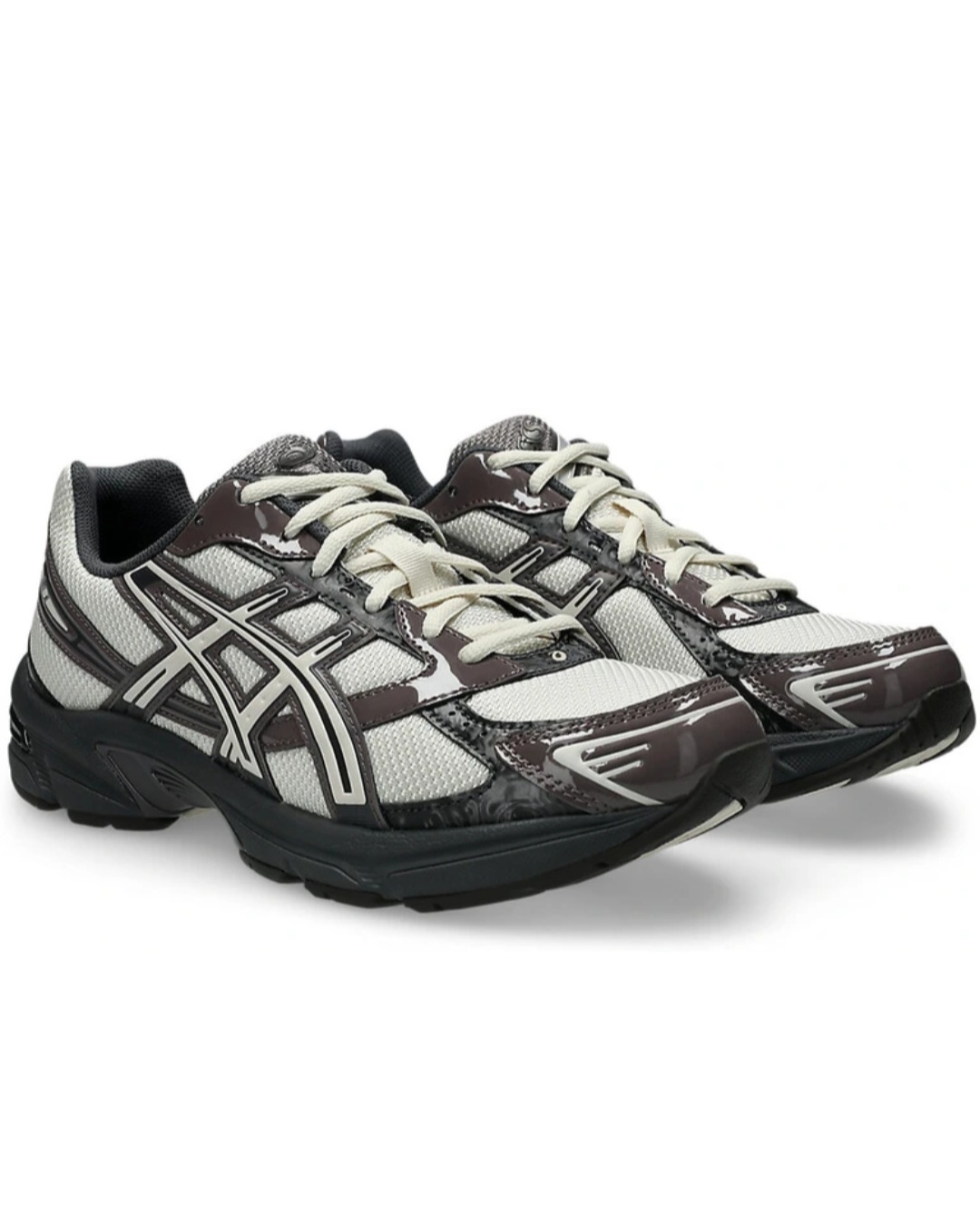 ASICS Gel-1130 sneakers for unisex offer a sporty, modern design with a comfortable fit. Lightweight and versatile, they are perfect for everyday wear, walking, and casual outings.